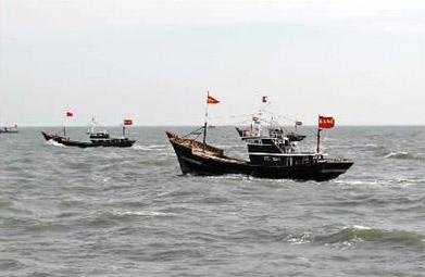 200余渔民海上争地盘驾船相互撞击1死1失踪